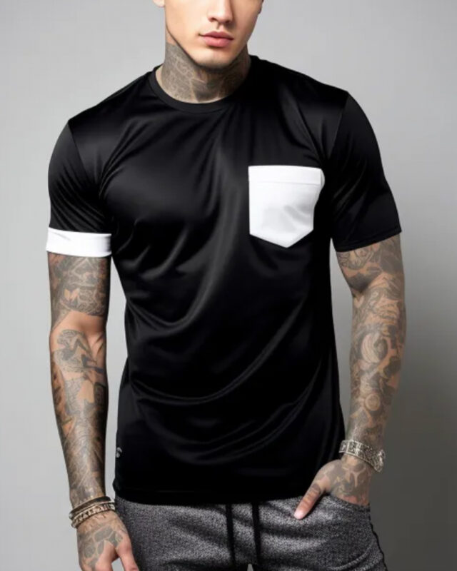 T-shirt in black and contrast white.